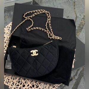 Chanel Black Quilted Chain Crossbody Cosmetic Bag GWP